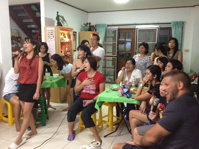 karaoke-in-the-philippines